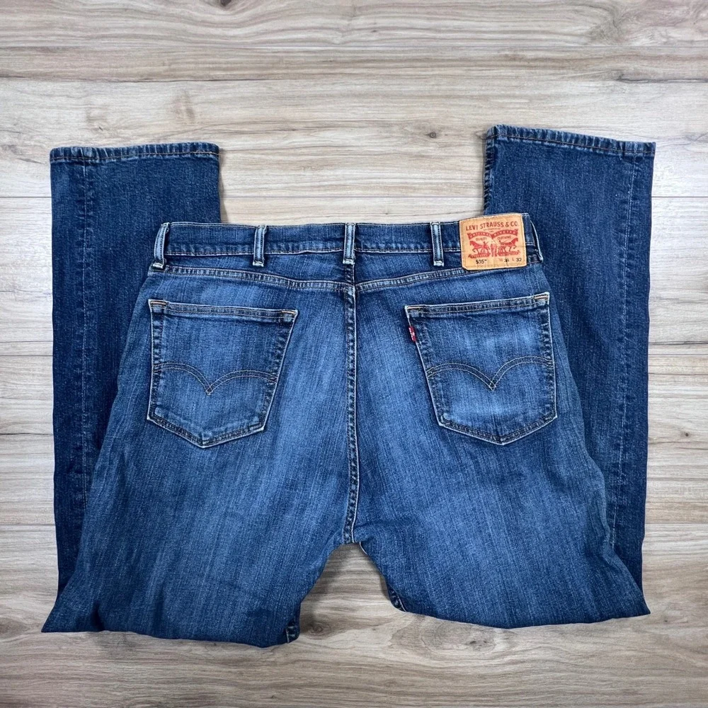 Levis 505 Regular Fit Jeans Mens 38x32 Blue Medium Wash Straight Leg